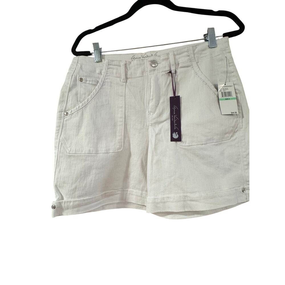 NWT Gloria Vanderbilt Milah White Slimming Effect Stretch Shorts Size 8